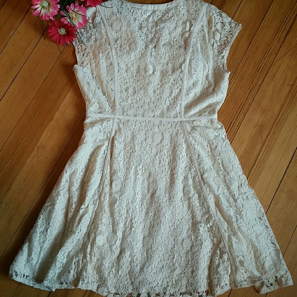 NWOT Lauren Conrad Fit and Flare Lace Dress - Picture 3 of 4